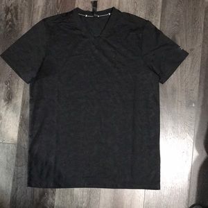 Kenneth Cole T-Shirt